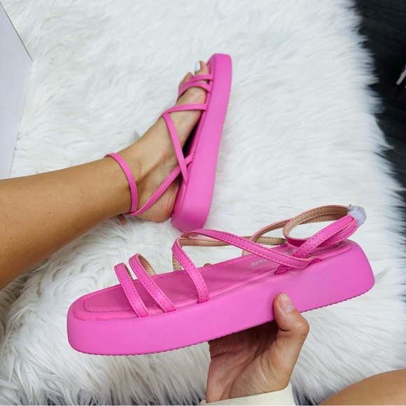 Pink platform sandal - Picture 7 of 7